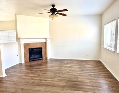 20706 Settlers Lake Circle N - Photo Thumbnail 6