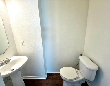 20706 Settlers Lake Circle N - Photo Thumbnail 5