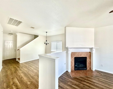 20706 Settlers Lake Circle N - Photo Thumbnail 8