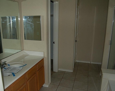 22023 Thorngrove Lane - Photo Thumbnail 5