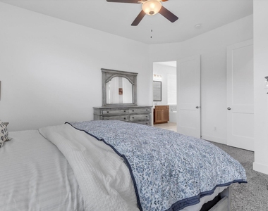 10718 Hidden Rock Drive - Photo Thumbnail 15