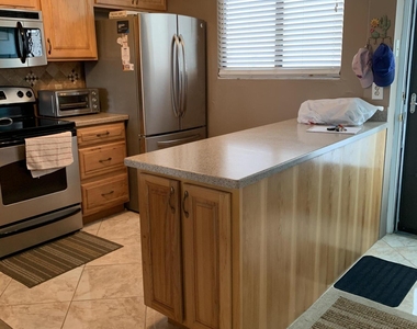 300 Columbia Drive - Photo Thumbnail 6