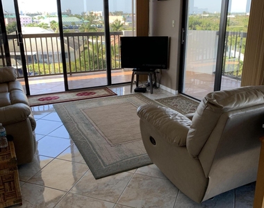 300 Columbia Drive - Photo Thumbnail 11