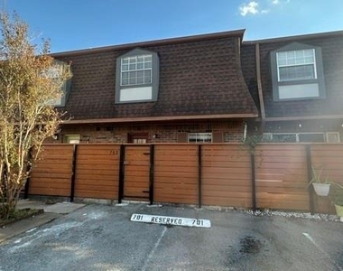 9303 Hammerly Boulevard - Photo Thumbnail 3