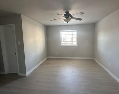 9303 Hammerly Boulevard - Photo Thumbnail 14