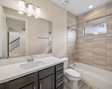 1029 Green Kensington Drive - Photo Thumbnail 4