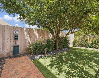 1029 Green Kensington Drive - Photo Thumbnail 22
