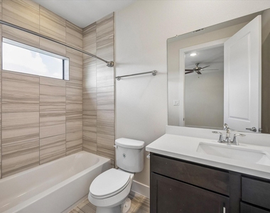 1029 Green Kensington Drive - Photo Thumbnail 19