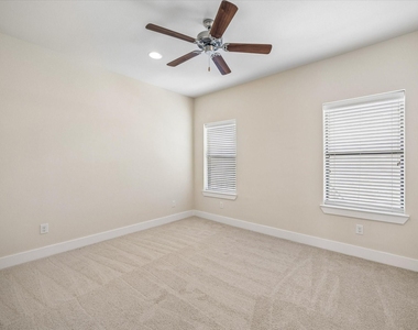 1029 Green Kensington Drive - Photo Thumbnail 18