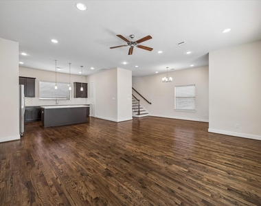 1029 Green Kensington Drive - Photo Thumbnail 8