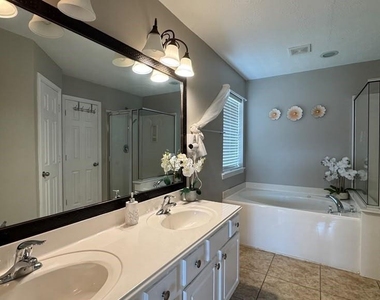 16910 Great Oaks Glen Drive - Photo Thumbnail 27