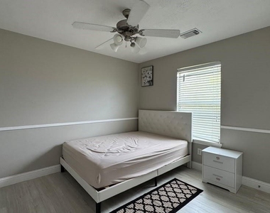 16910 Great Oaks Glen Drive - Photo Thumbnail 6