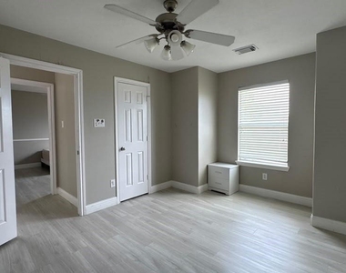 16910 Great Oaks Glen Drive - Photo Thumbnail 3