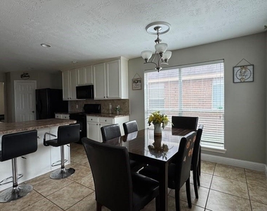 16910 Great Oaks Glen Drive - Photo Thumbnail 17