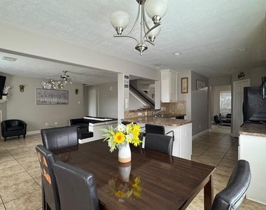 16910 Great Oaks Glen Drive - Photo Thumbnail 16
