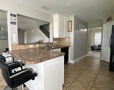 16910 Great Oaks Glen Drive - Photo Thumbnail 15