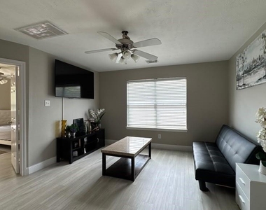 16910 Great Oaks Glen Drive - Photo Thumbnail 11