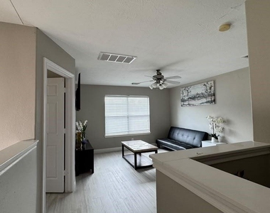 16910 Great Oaks Glen Drive - Photo Thumbnail 10