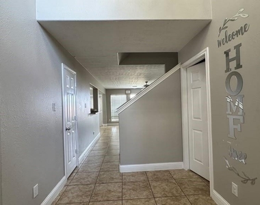 16910 Great Oaks Glen Drive - Photo Thumbnail 2