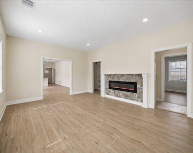 1109 Hays Street - Photo Thumbnail 1