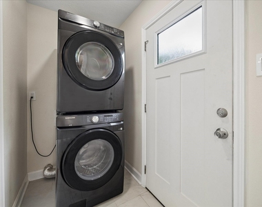 1109 Hays Street - Photo Thumbnail 14