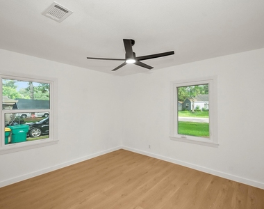 2508 N Houston Drive - Photo Thumbnail 10
