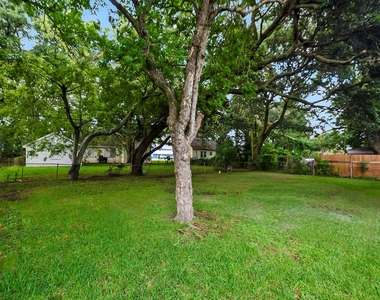 2508 N Houston Drive - Photo Thumbnail 11