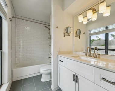 701 Bering Drive - Photo Thumbnail 8