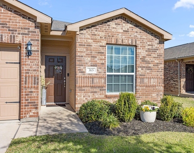 365 Stone Gage Drive - Photo Thumbnail 2