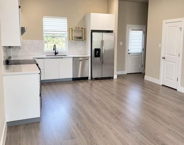 6702 Metro Boulevard - Photo Thumbnail 4