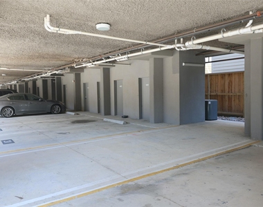 2401 Crawford Street - Photo Thumbnail 11