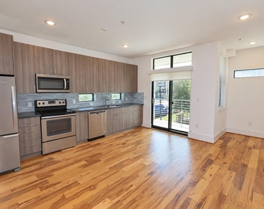 2401 Crawford Street - Photo Thumbnail 4