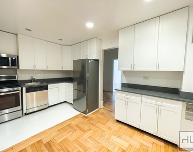 West 79 Street - Photo Thumbnail 1