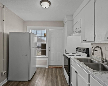 900 3rd Avenue - Photo Thumbnail 3