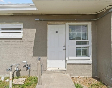 900 3rd Avenue - Photo Thumbnail 2