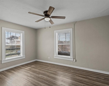 900 3rd Avenue - Photo Thumbnail 12