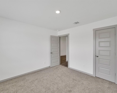 3331 Balboa Grove Lane - Photo Thumbnail 11
