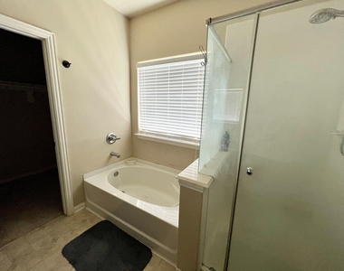 10831 Woodwind Shadows Drive - Photo Thumbnail 16