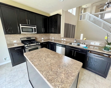 10831 Woodwind Shadows Drive - Photo Thumbnail 11