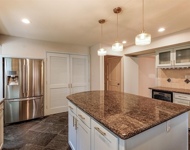 3827 Drake Street - Photo Thumbnail 9