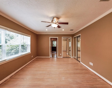 3827 Drake Street - Photo Thumbnail 15
