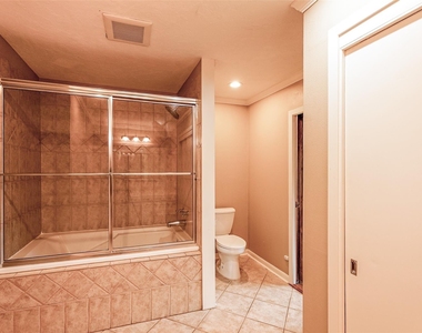 3827 Drake Street - Photo Thumbnail 18