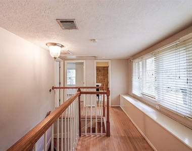 3827 Drake Street - Photo Thumbnail 14