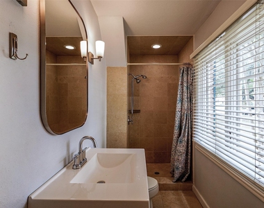 3827 Drake Street - Photo Thumbnail 13