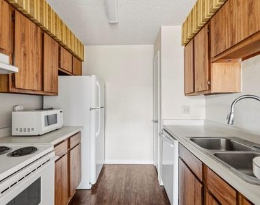 1500 Bay Area Boulevard - Photo Thumbnail 9