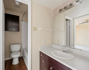 1500 Bay Area Boulevard - Photo Thumbnail 12