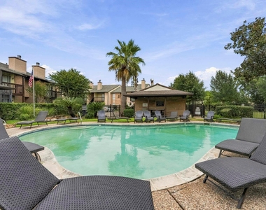 1500 Bay Area Boulevard - Photo Thumbnail 16