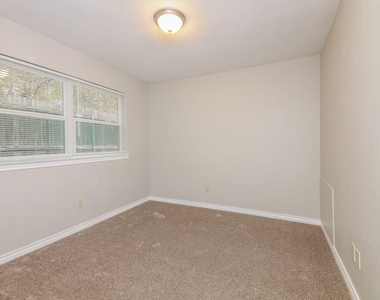 506 Bryan Court - Photo Thumbnail 10