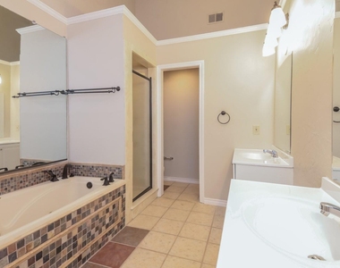 506 Bryan Court - Photo Thumbnail 12