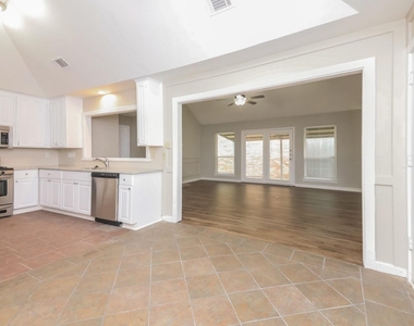 506 Bryan Court - Photo Thumbnail 5